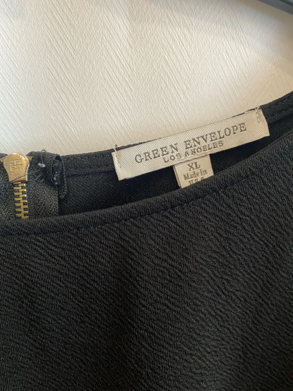 Green Envelope Black Long-Sleeve Textured Blouse - Picture 5 of 6